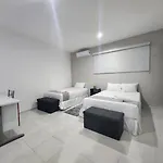 Hotel Suites La Maya